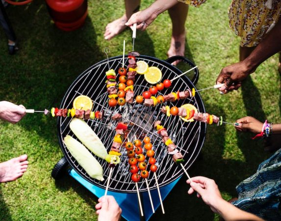 Featuerd image for 5 Best Outdoor Team Building Activities